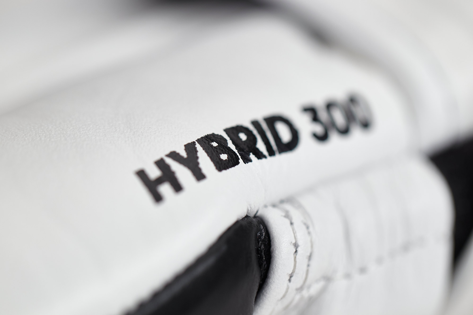 adiH300-Hybrid-300-Boxing-Glove-black_white-14OZ-D0405 adidas Boxhandschuhe Hybrid 300 ADIH300 black/white