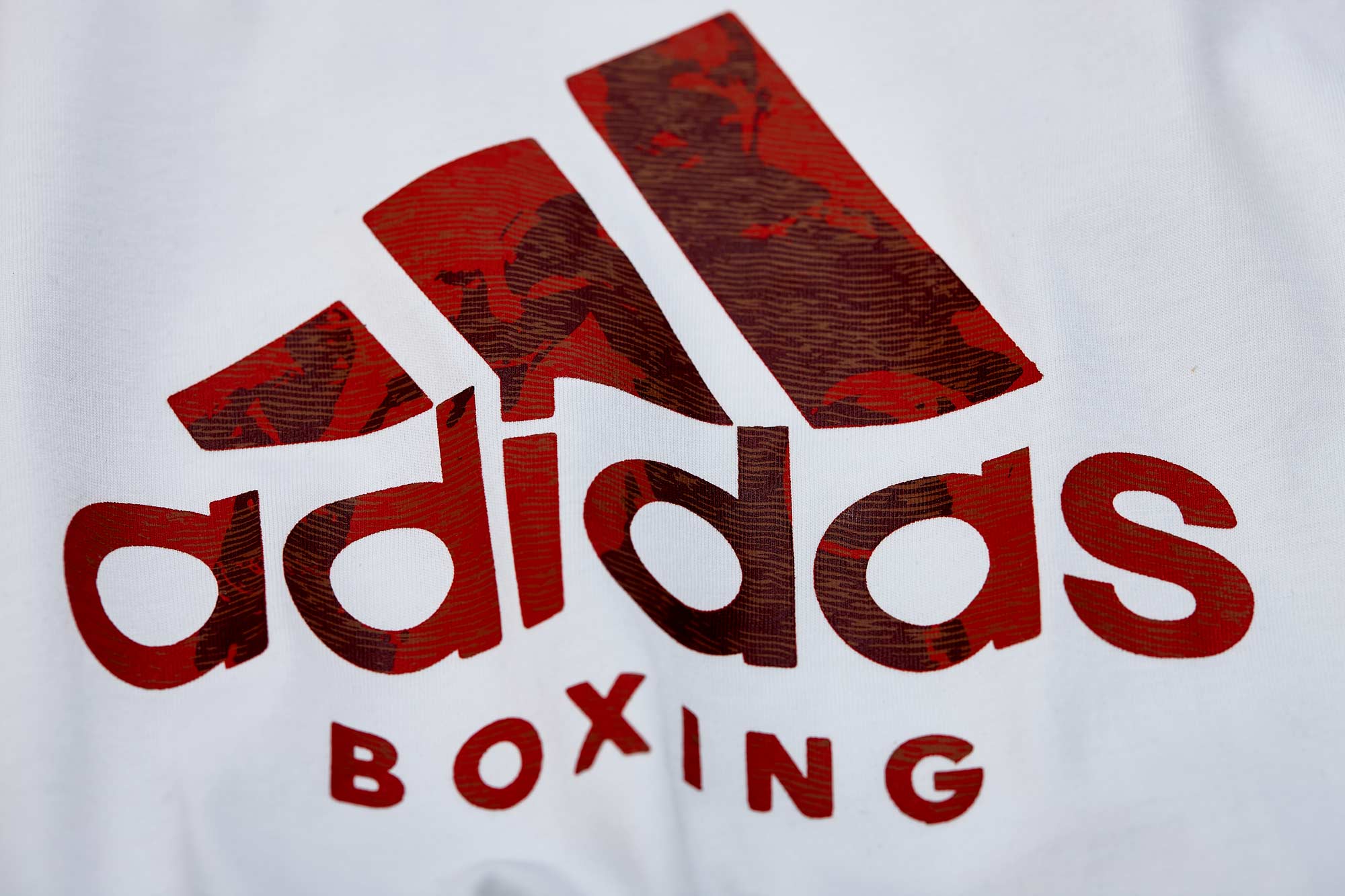 adiCLTS20B-Badge-of-Sport-T-Shirt-white_red-D0066 adidas Badge of Sport T-Shirt Boxing weiß, adiCLTS20B