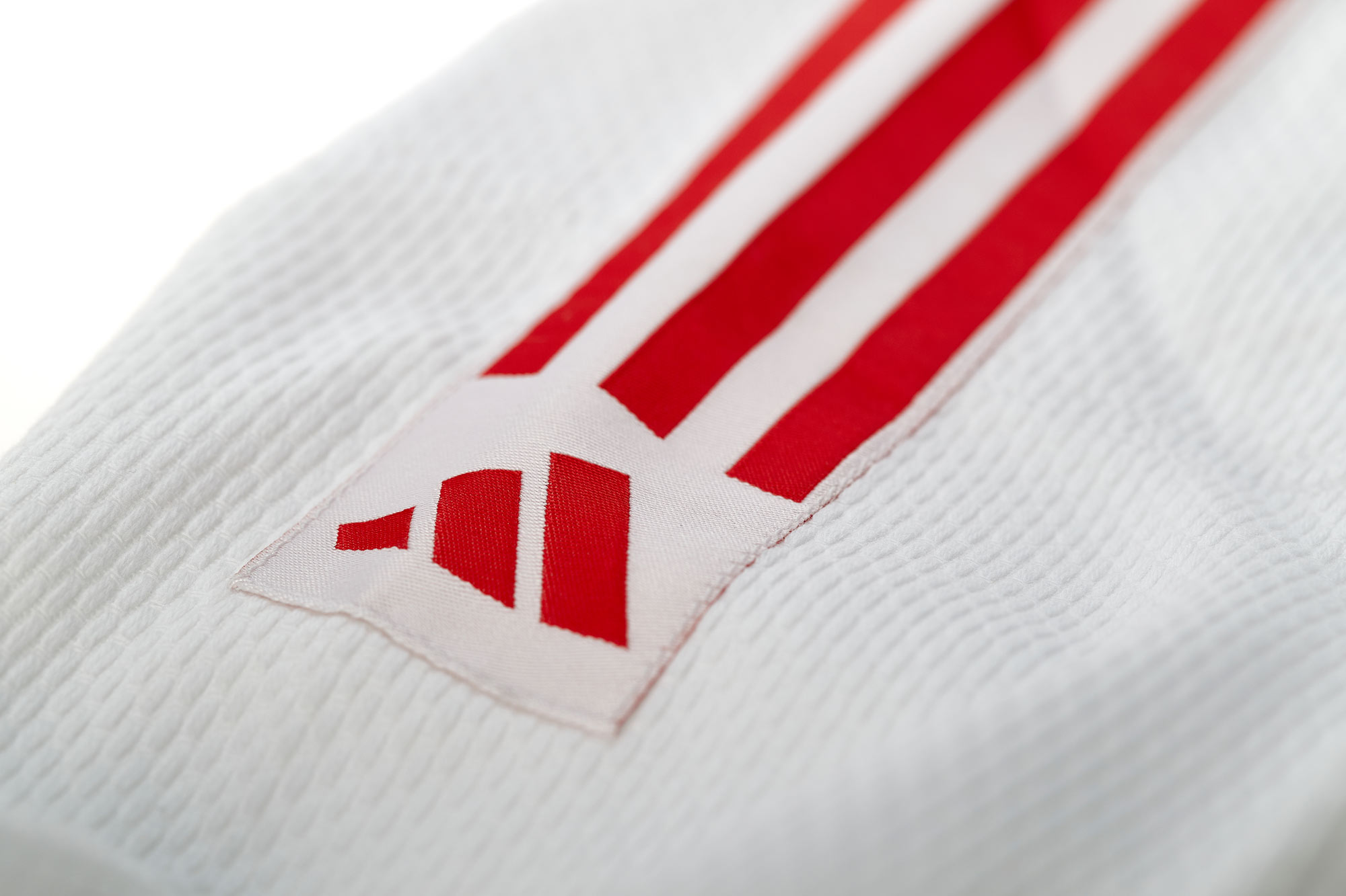 adidas-J350P_WB-Judo-uniform-white_red-D1311 adidas Judo-Anzug Club weiß/rote Streifen, J350