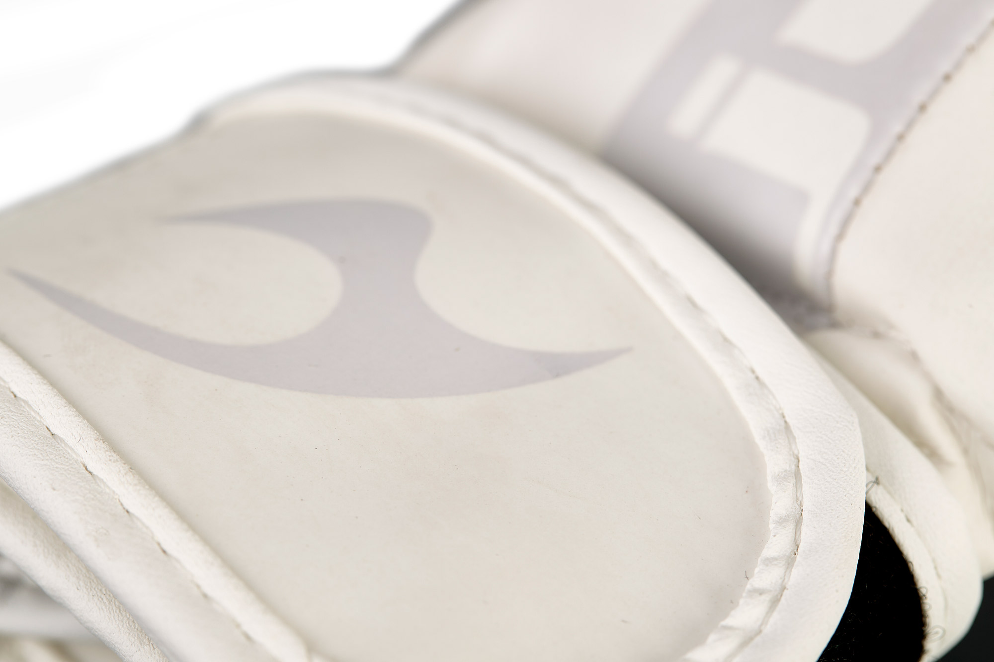 MMA-Handschuh-Carbon-Sparring-weiss-D0141 MMA/Allkampf Sparring Handschuh Carbon "Paladin" weiß