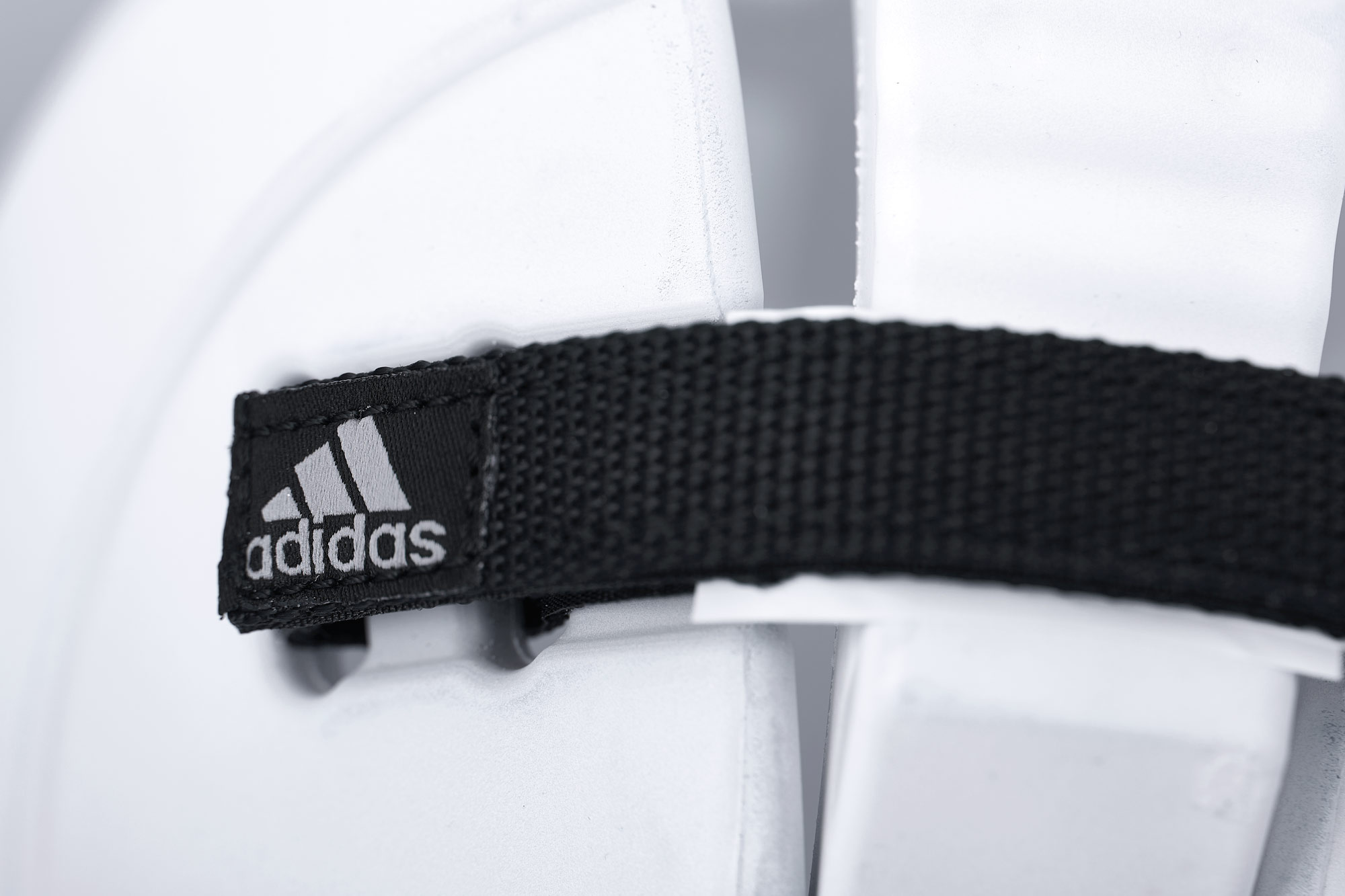 AWHG-Kopfschutz-white-1220 adidas Kopfschutz Kickboxing white, adiKBHG500
