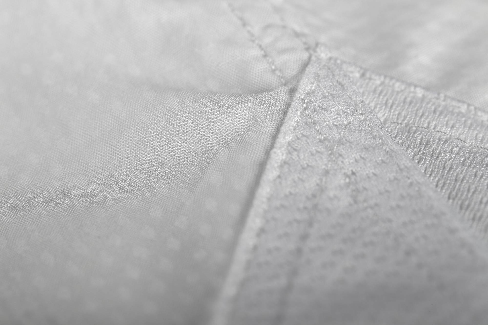 adidas Taekwondoanzug, adi Fighter Eco mit Streifen, schwarzes Revers adidas Taekwondoanzug, adi Fighter Eco mit Streifen, schwarzes Revers