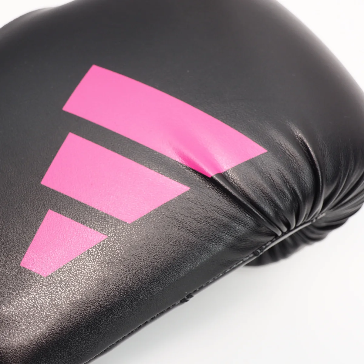 Boxhandschuh, pinkes Logo, schwarze Leder, Handschuh, Athletisch