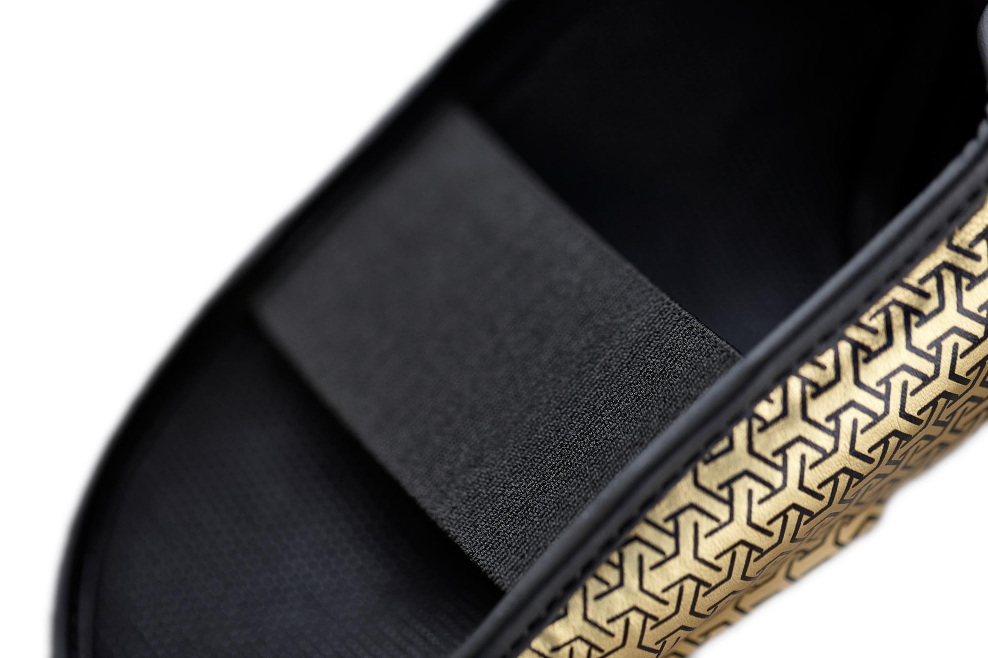 adiSGSI011-black_golde-Speed-Thai-Shin-n-Step-D0914 adidas Pro Kickboxing Schienbein-Spannschutz black/gold, adiKBSI300