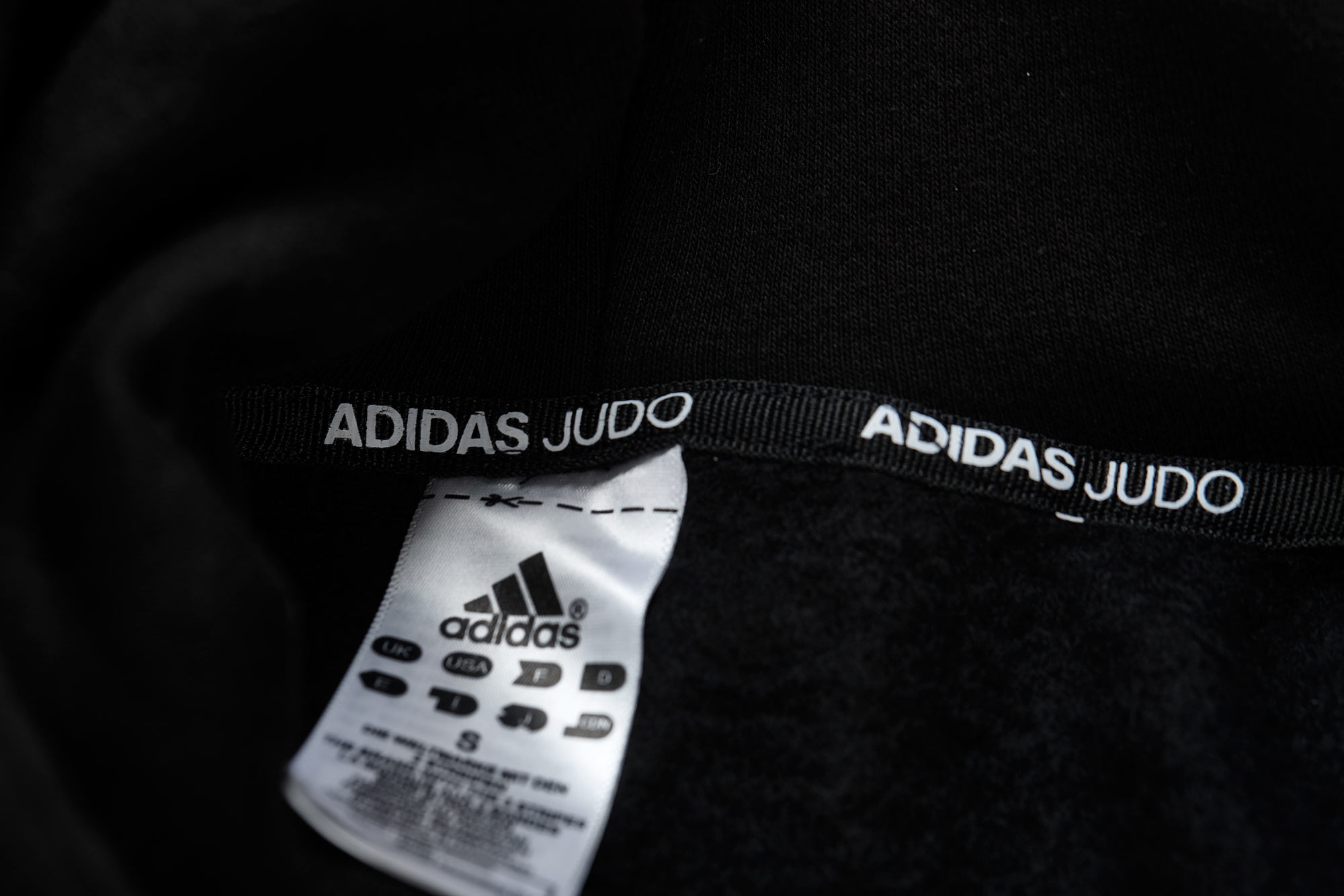 adiCLHD20J-Badge-of-Sport-Hoody-black-D0040 adidas Badge of Sport Hoody Judo schwarz adiCLHD20J