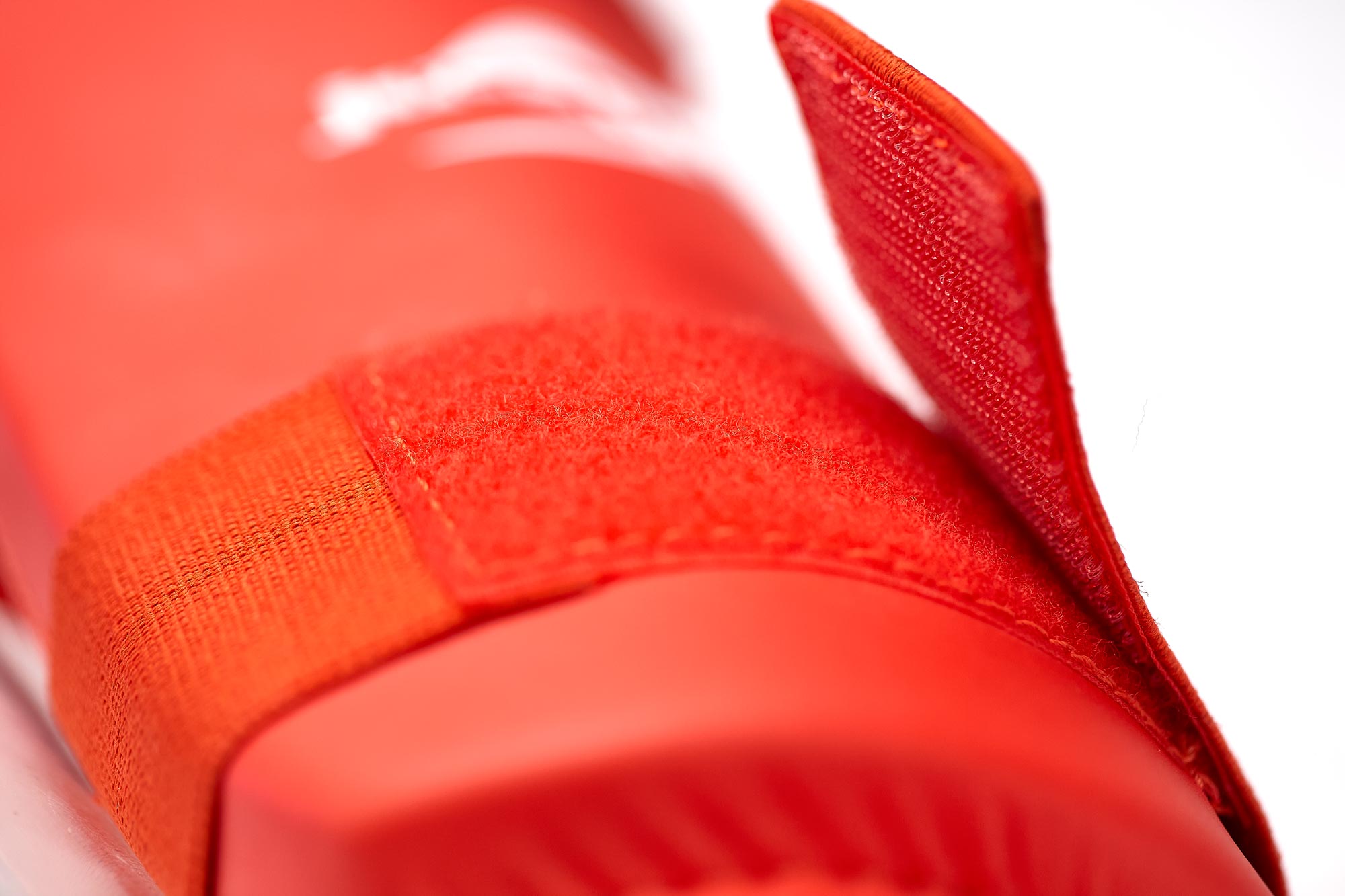 6312000-Schienbein-Spannschutz-Karate-rot-D0026 Schienbein-Spannschutz Karate rot