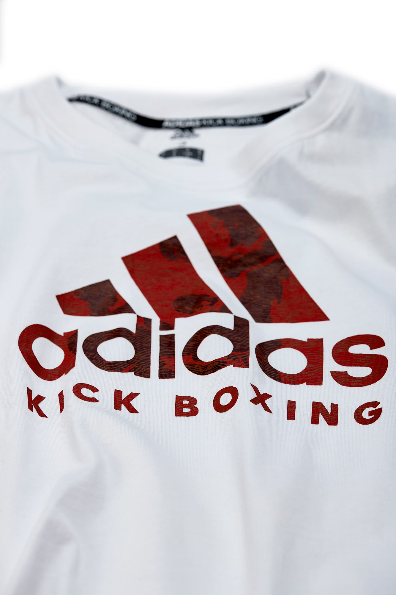 adiCLTS20KB-Badge-of-Sport-T-Shirt-white_red-D0068 adidas Badge of Sport T-Shirt Kickboxing weiß, adiCLTS20KB