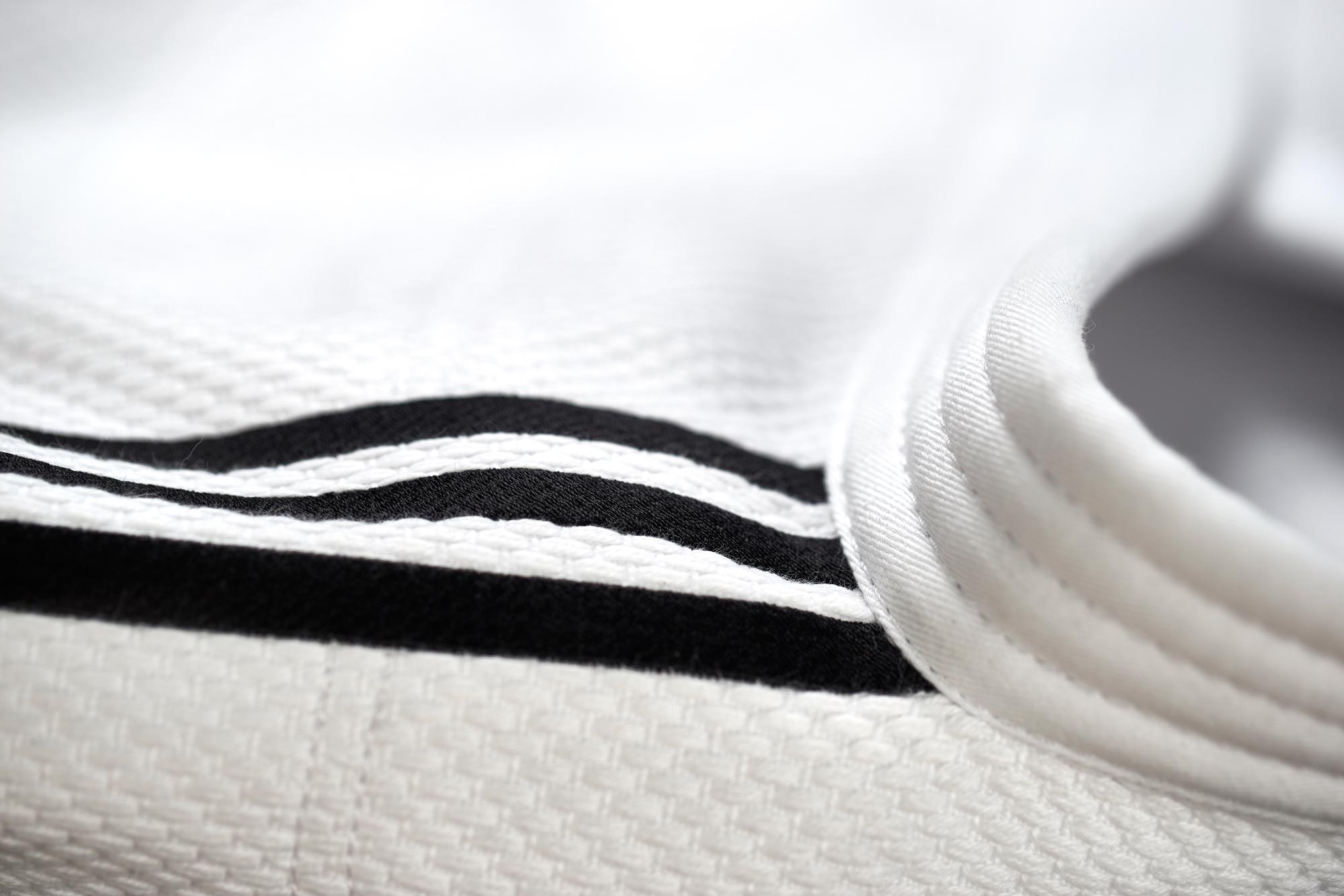 adidas-JudoUniform-ChampionII_IJF-slim-10 adidas Judoanzug CHAMPION II IJF slim cut, weiß/schwarze Streifen, JIJFS