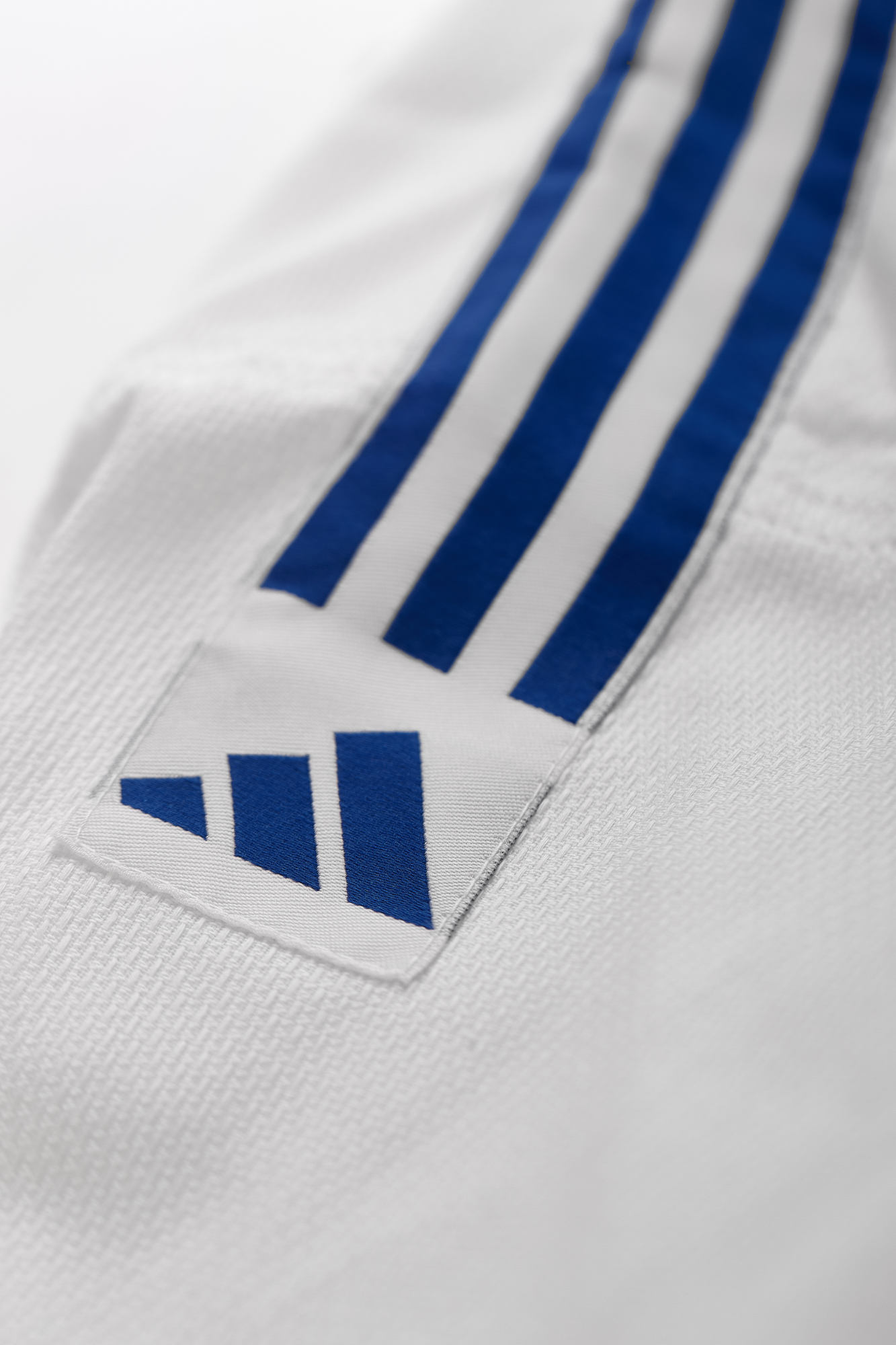 adidas-JudoGi-Evolution-J250E-white-2023-D4636 adidas Judoanzug Evolution J250E