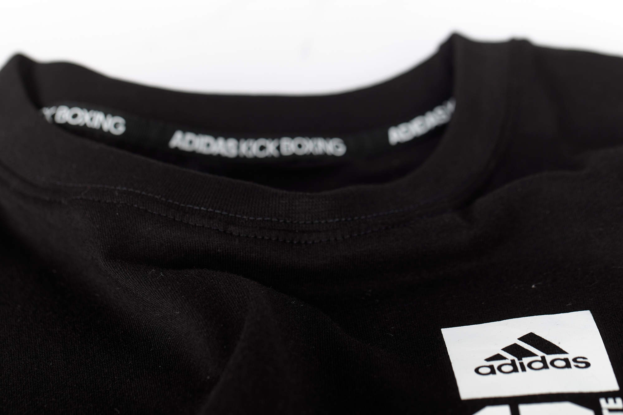 adiCLTS21V-T-Vertical-KB-Shirt-black_white-D0771 adidas Community 22 T-Shirt Kickboxing schwarz adiCLTS21V-KB
