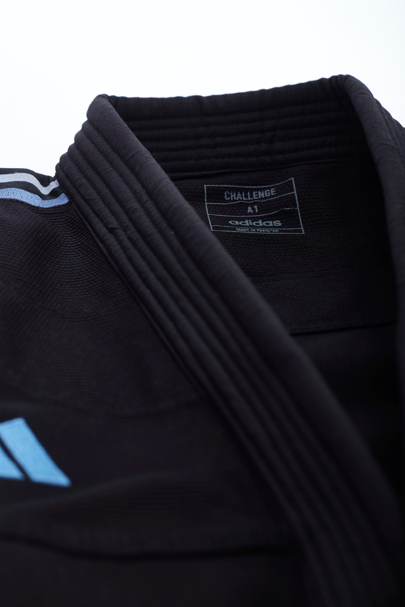 adidas BJJ Anzug Challenge 2.0 black/gradient blue JJ350 adidas BJJ Anzug Challenge 2.0 black/gradient blue JJ350